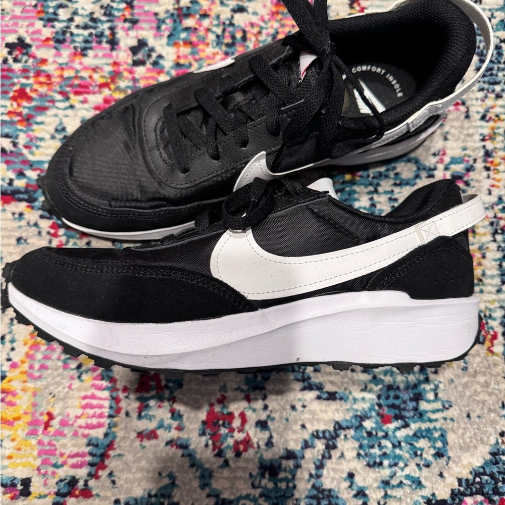 Women's Nike Waffle Debut Sneakers. Size 9, excellent condition.